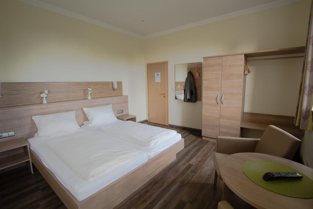 Bb Haus Neugebauer Garni Otel Geisenheim Dış mekan fotoğraf