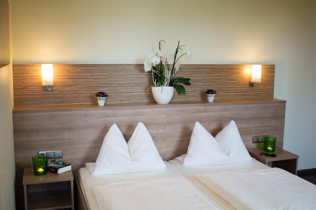 Bb Haus Neugebauer Garni Otel Geisenheim Dış mekan fotoğraf